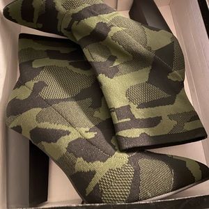 MIA  NWOT camo boots